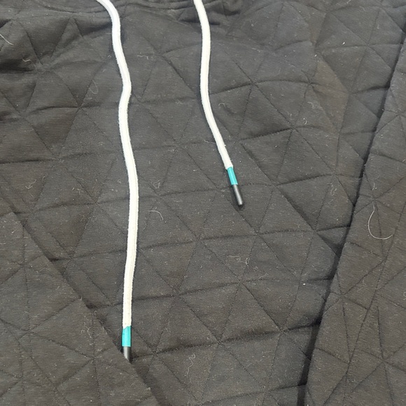 Zyia Black Quilted Hoodie Women's medium - Picture 2 of 6